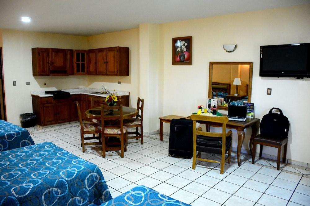 Hotel Las Fuentes Los Mochis Esterno foto