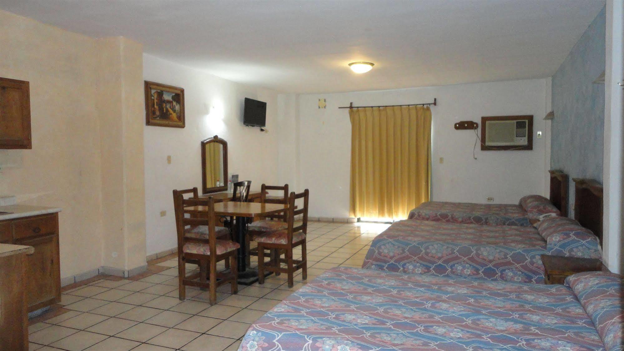 Hotel Las Fuentes Los Mochis Esterno foto