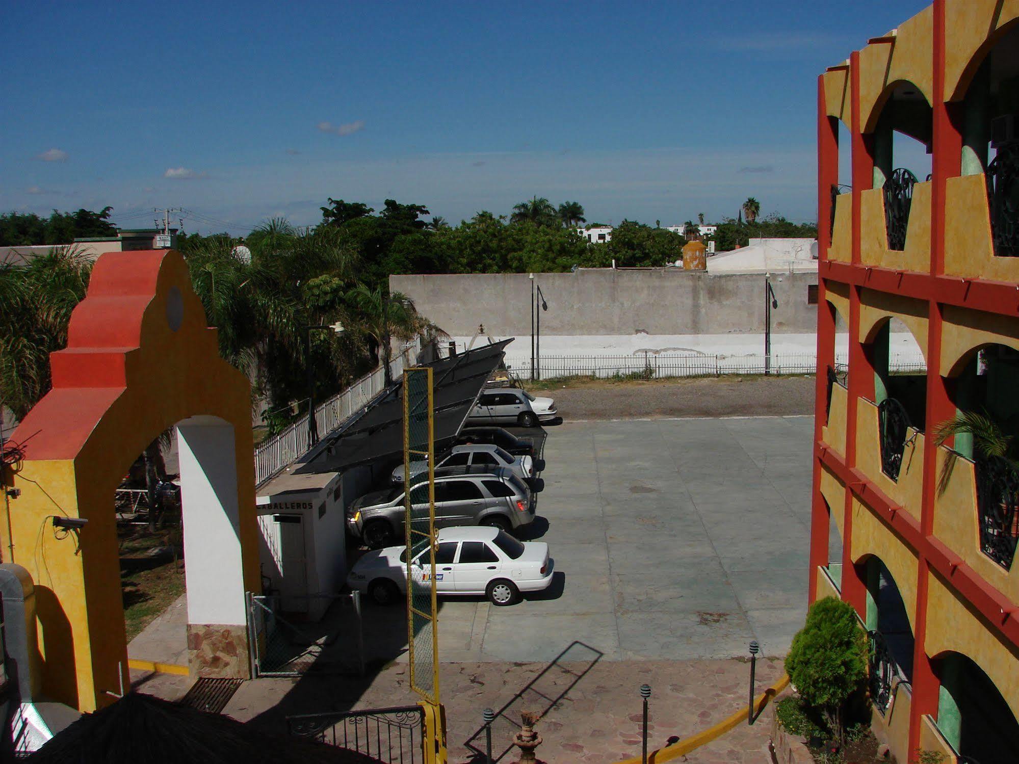 Hotel Las Fuentes Los Mochis Esterno foto